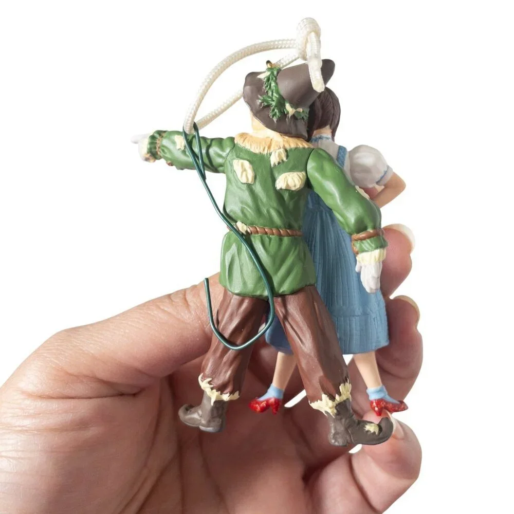 Wizard of Oz Hallmark Keepsake Ornament Dorothy and Scarecrow 2002